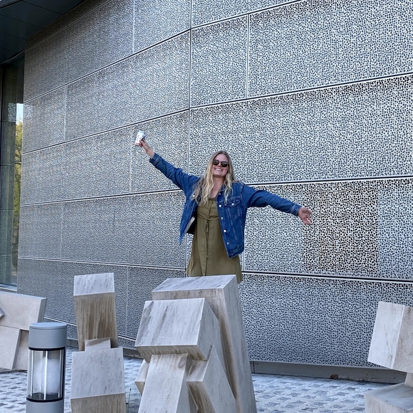 Meet your Posher, Faye - Picture 1 of 4